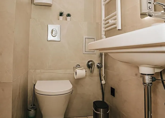 The Loft - Parking - Washer&dryer - Port View - Balcony